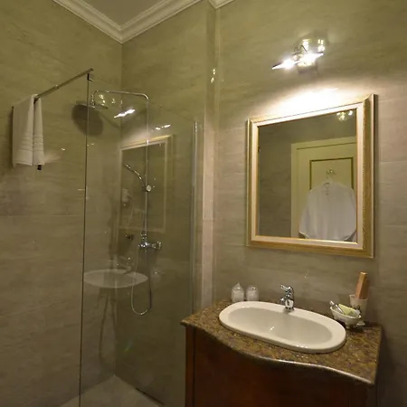 The Arlington Boutique فندق كرايوفا