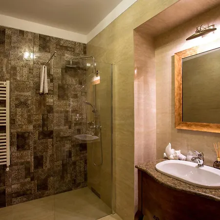 The Arlington Boutique فندق كرايوفا