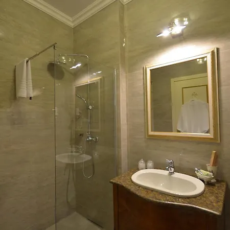 The Arlington Boutique 4*